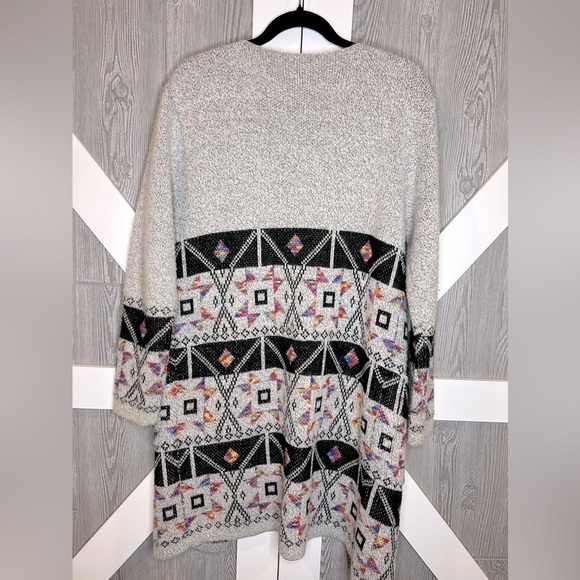 B13.01 Vintage Open knee length sweater w/pockets Aztec Colors/Pattern (XL) - Picture 3 of 8